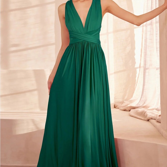 Lady Black Tie brand Elegant Green Evening Gown - Picture 11 of 11